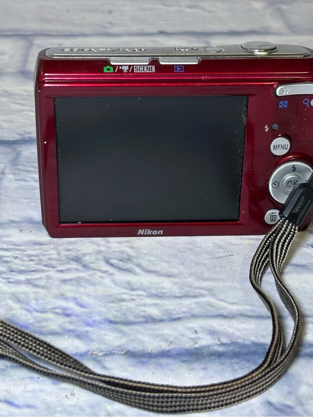 Nikon coolpix l20